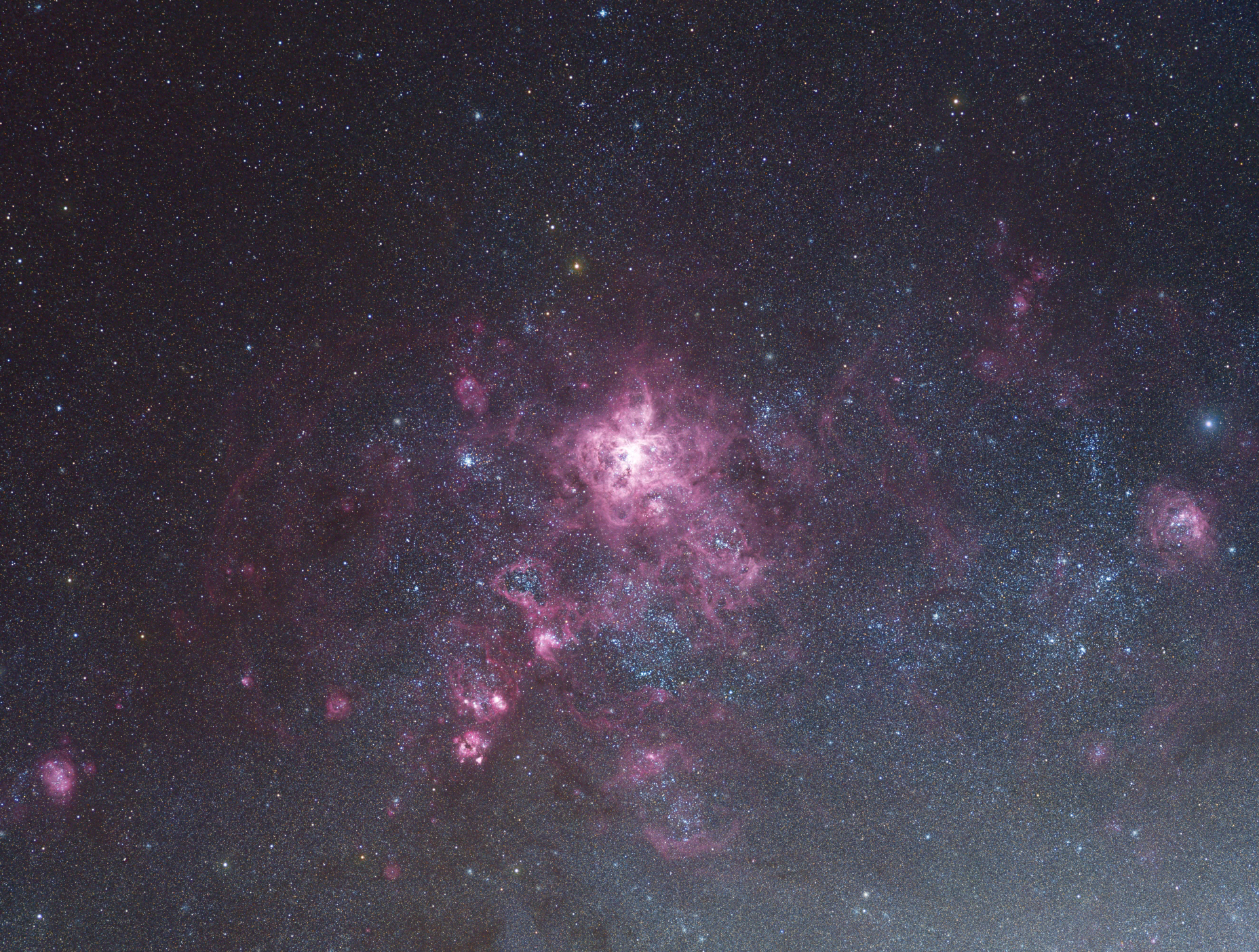 Doradus HOIIILRGB NGC 2070