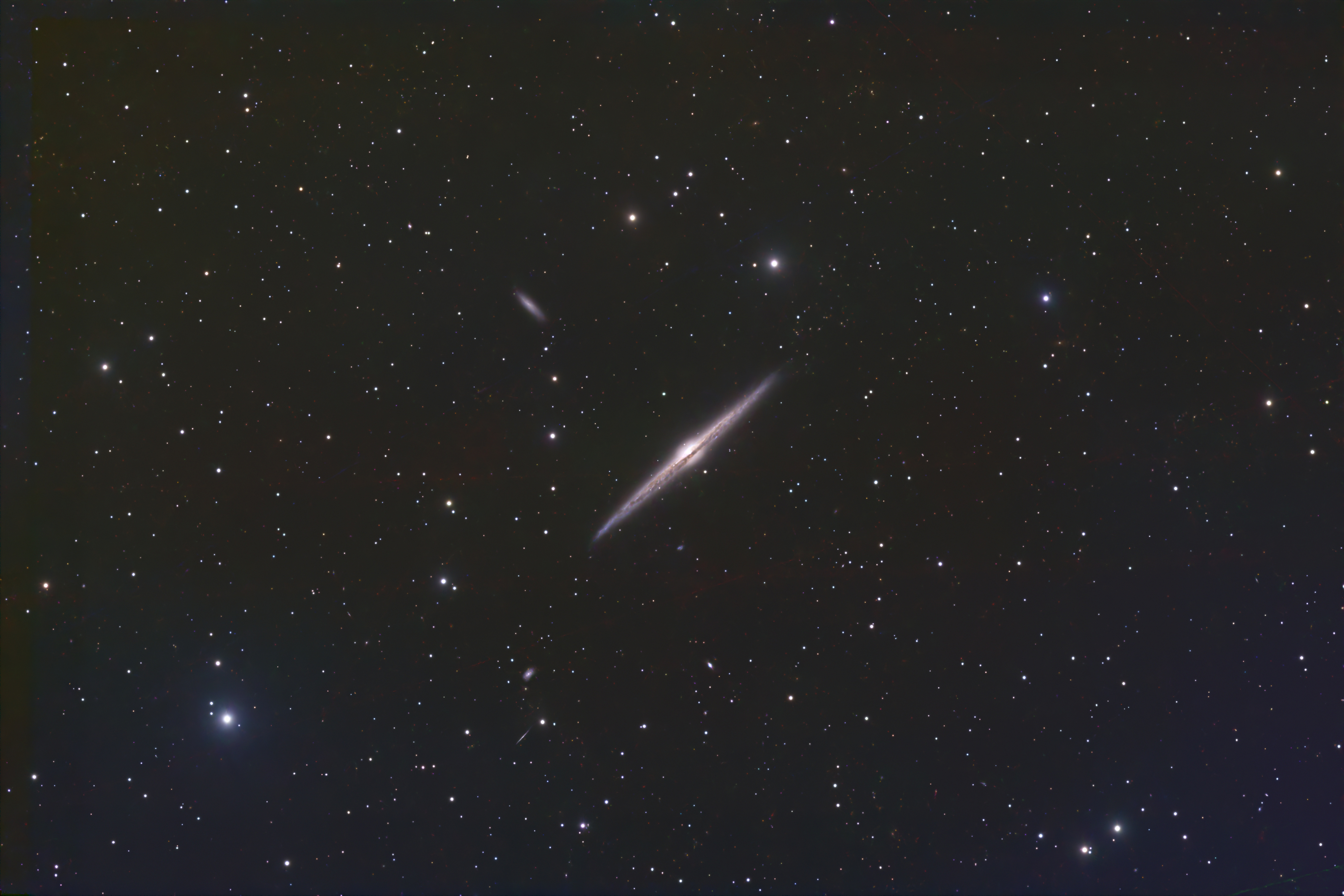 NGC 4565 NGC 4565, NGC 4562