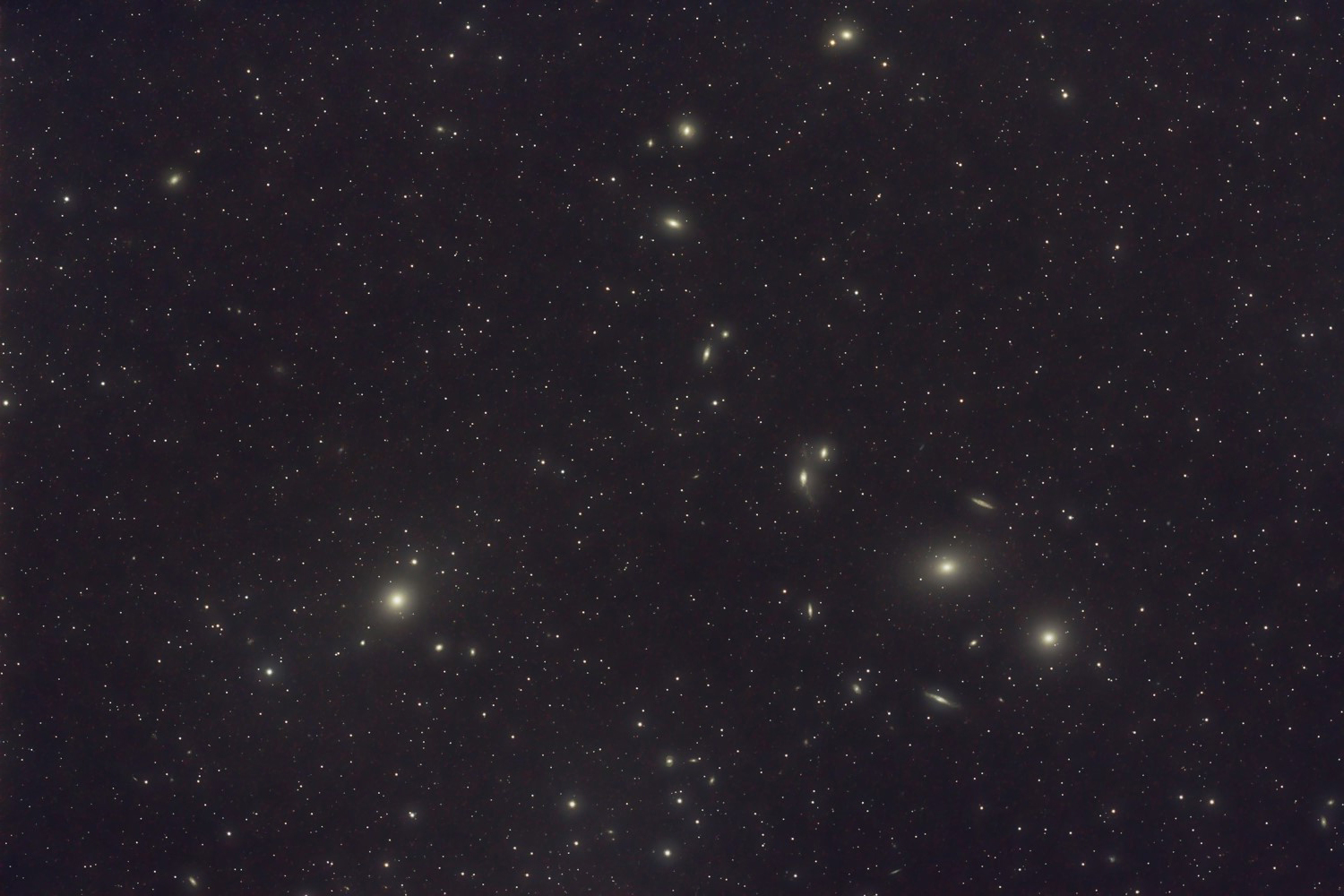 M87 und die Markarjanische Kette M 84, M 86, M 87