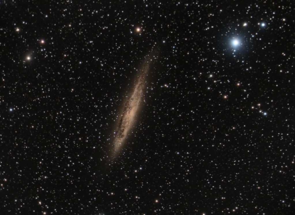 The Cigar: Spiralgalaxie vom Seyferttyp im Centaurus NGC 4945