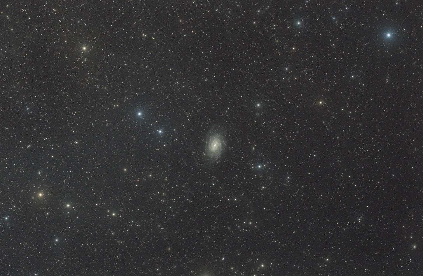 NGC 6744 und Galaxien in der Umgebung NGC 6744, IC 4820, IC 4823