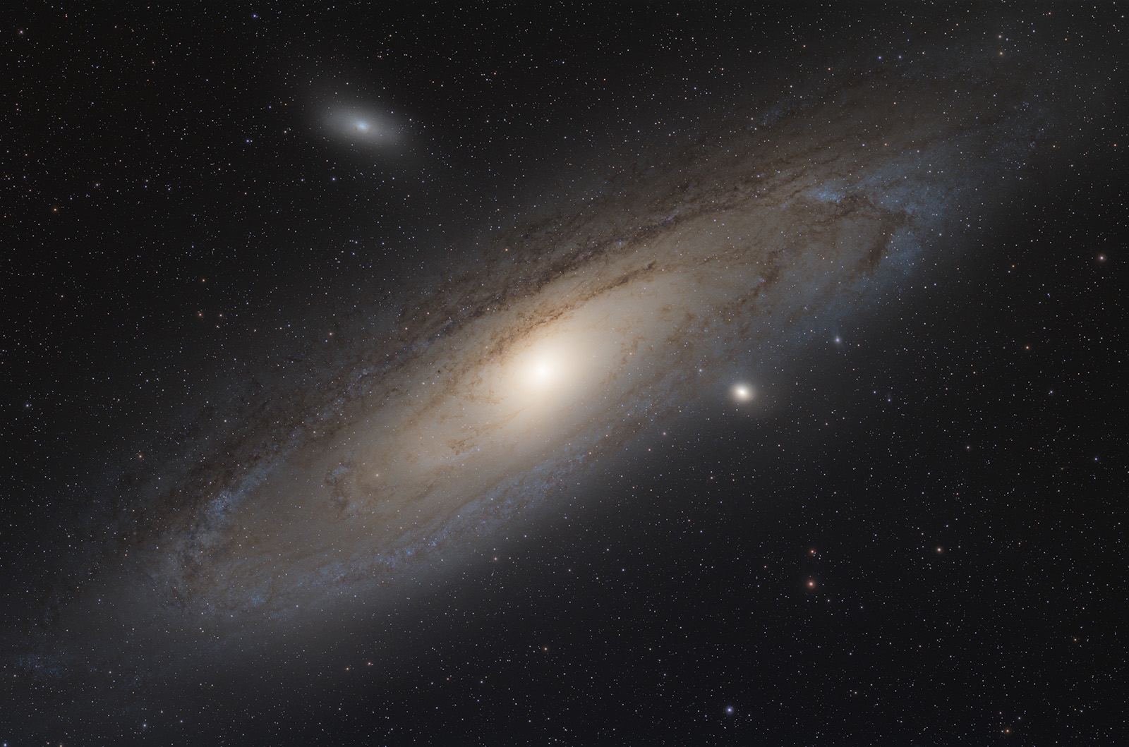 M31 - First light AP130 GTX M 31, M 32, M 110
